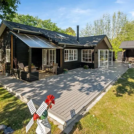 Fridel - 400m From The Sea By Interhome